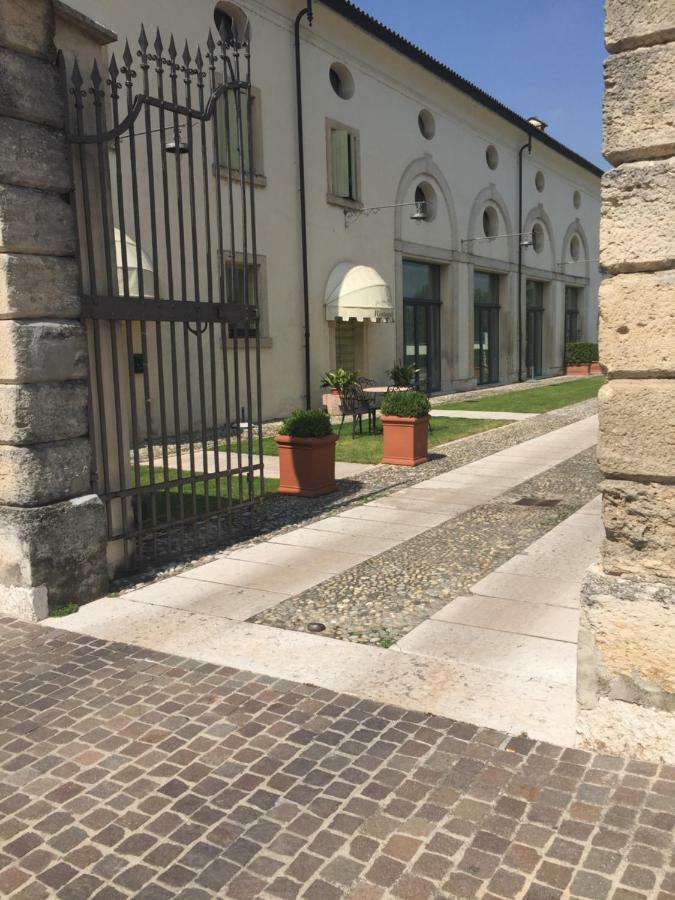 Villa Vecelli Cavriani Mozzecane Exteriör bild